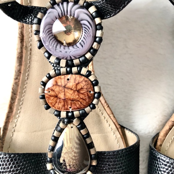 Kenneth Cole Women’s Black Wedge Sandals - Picture 4 of 12